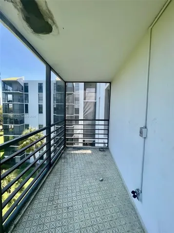 20400 W Country Club Drive Aventura FL 33180