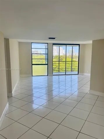 20400 W Country Club Drive Aventura FL 33180