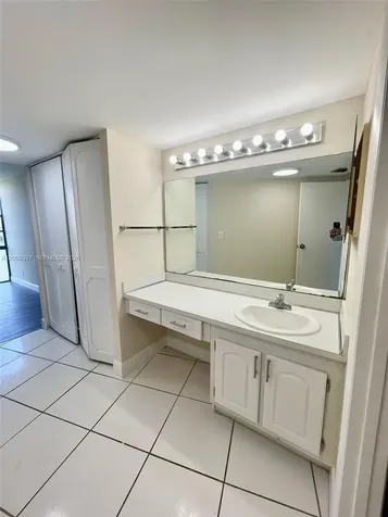 20400 W Country Club Drive Aventura FL 33180