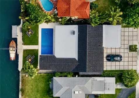 1560 Cleveland Road Miami Beach FL 33141