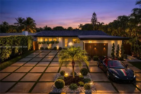 1560 Cleveland Road Miami Beach FL 33141