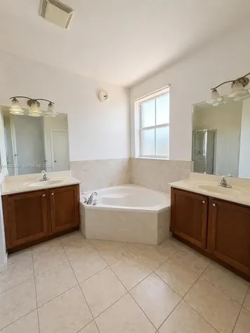 11028 NW 87th Lane Doral FL 33178