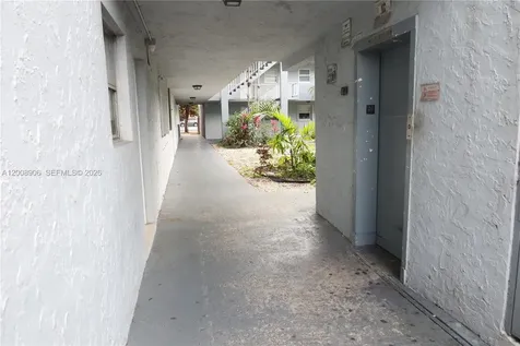 1725 W 60th Street Hialeah FL 33012