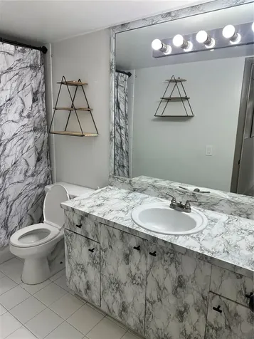 1725 W 60th Street Hialeah FL 33012