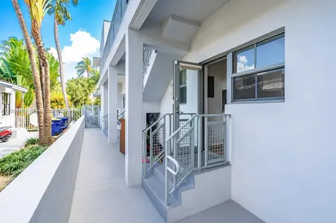 1600 Michigan Avenue Miami Beach FL 33139