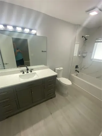 11121 SW 110th Road Miami FL 33176