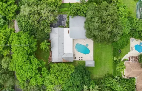 6875 SW 96th Street Pinecrest FL 33156