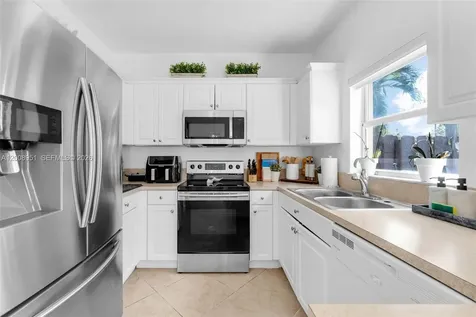 2406 NE 41st Place Homestead FL 33033