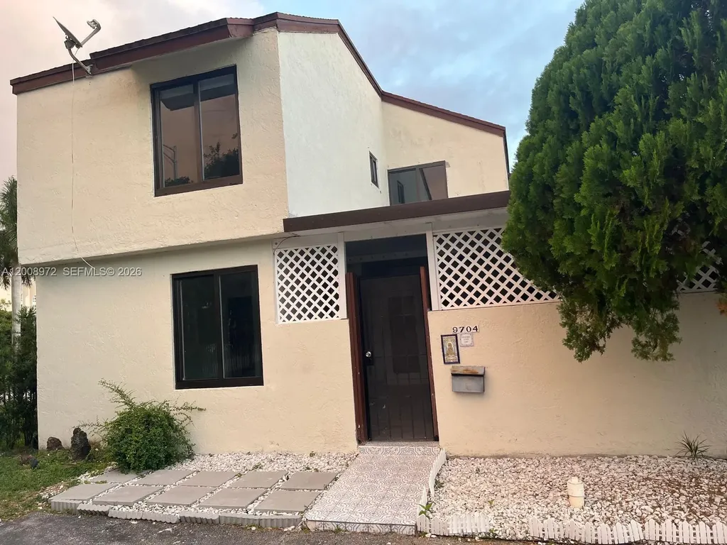 9704 NW 6th Terrace Miami FL 33172