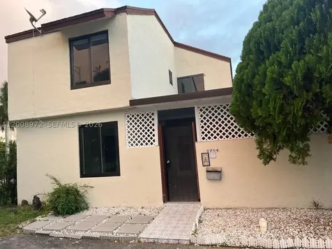 9704 NW 6th Terrace Miami FL 33172