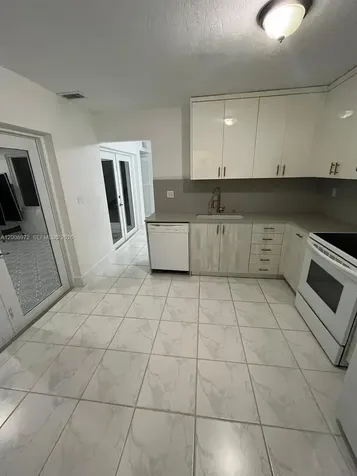 9704 NW 6th Terrace Miami FL 33172