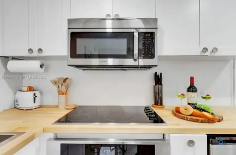 7326 Collins Avenue Miami Beach FL 33141