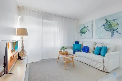 7326 Collins Avenue Miami Beach FL 33141