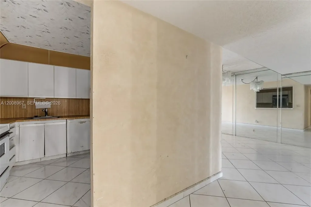 2401 S Ocean Drive Hollywood FL 33019