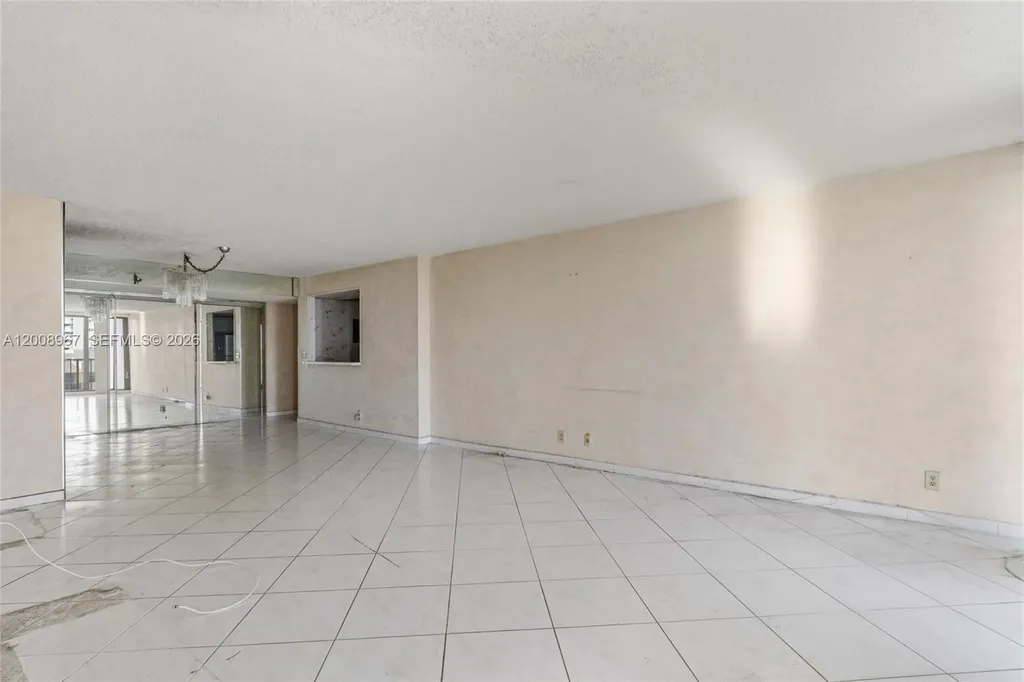 2401 S Ocean Drive Hollywood FL 33019