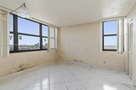 2401 S Ocean Drive Hollywood FL 33019