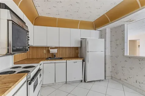2401 S Ocean Drive Hollywood FL 33019