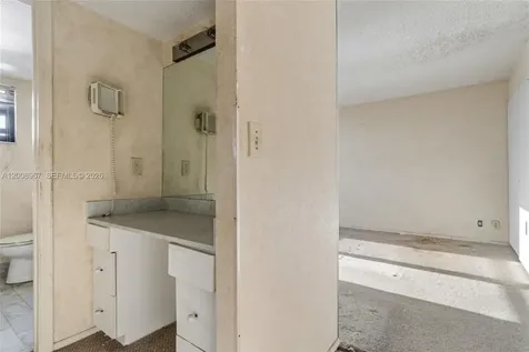 2401 S Ocean Drive Hollywood FL 33019