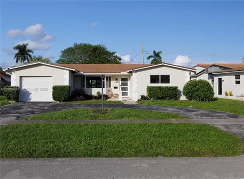 609 S Crescent Drive Hollywood FL 33021