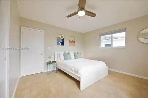 609 S Crescent Drive Hollywood FL 33021