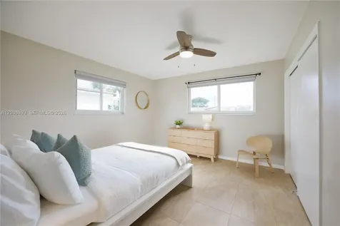 609 S Crescent Drive Hollywood FL 33021