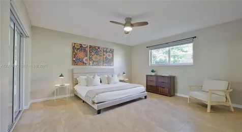 609 S Crescent Drive Hollywood FL 33021