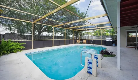 609 S Crescent Drive Hollywood FL 33021