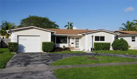 609 S Crescent Drive Hollywood FL 33021
