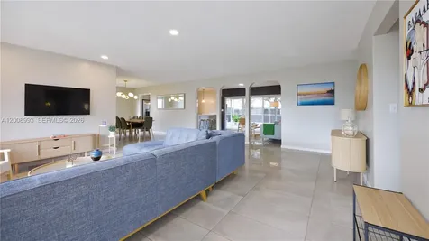 609 S Crescent Drive Hollywood FL 33021