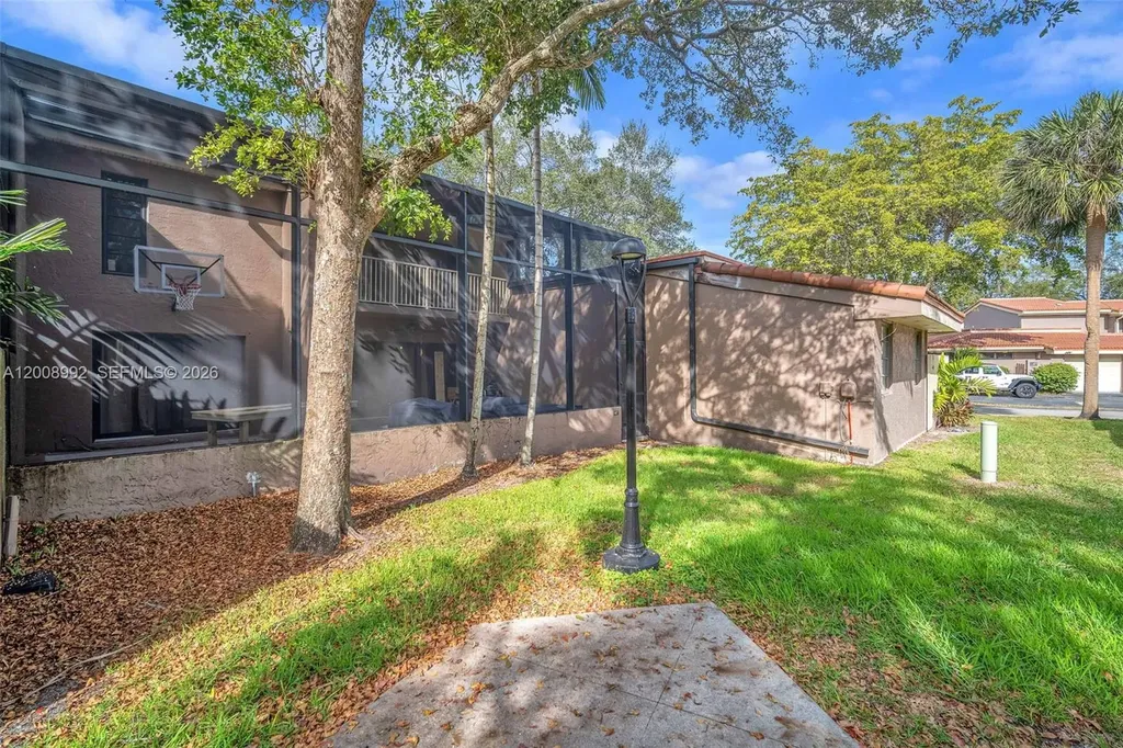 107 Heatherbrook Way Hollywood FL 33021