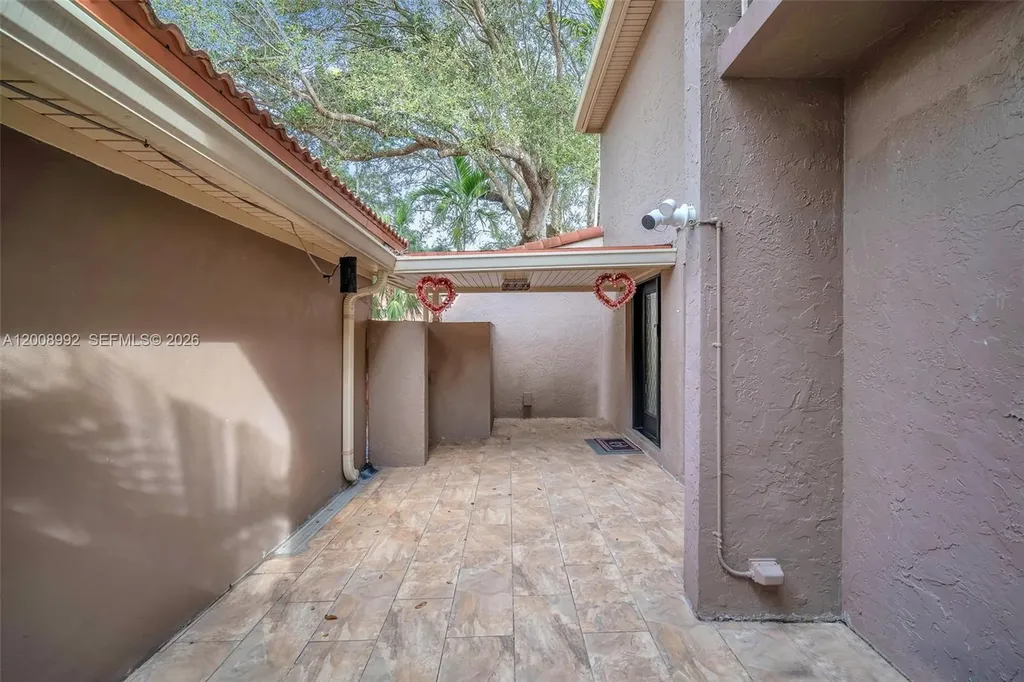 107 Heatherbrook Way Hollywood FL 33021