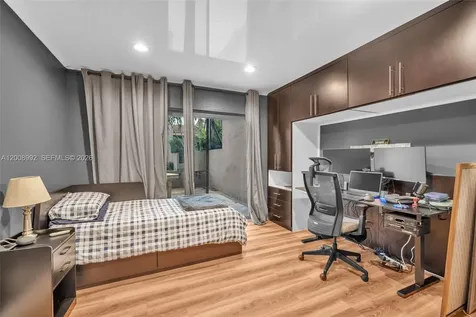 107 Heatherbrook Way Hollywood FL 33021