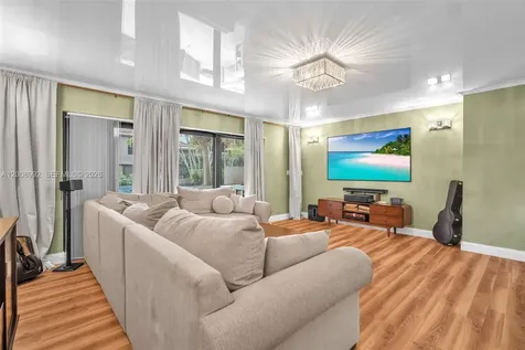 107 Heatherbrook Way Hollywood FL 33021