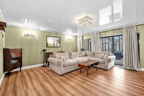 107 Heatherbrook Way Hollywood FL 33021