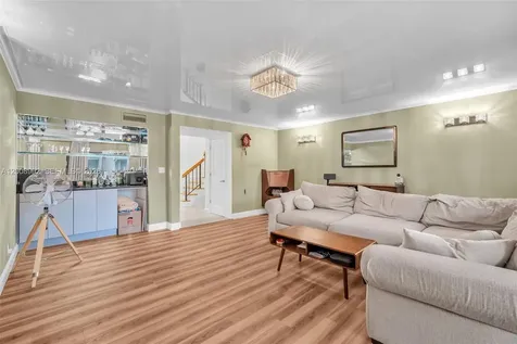 107 Heatherbrook Way Hollywood FL 33021