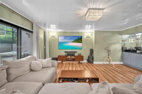 107 Heatherbrook Way Hollywood FL 33021