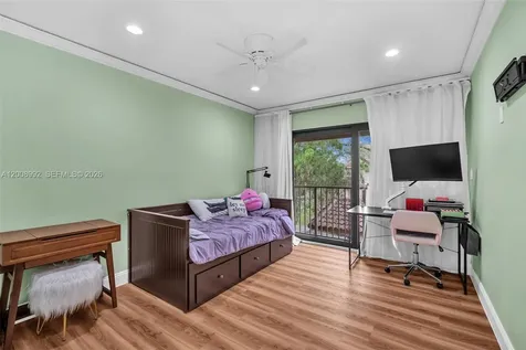 107 Heatherbrook Way Hollywood FL 33021