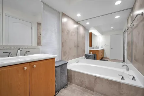 107 Heatherbrook Way Hollywood FL 33021