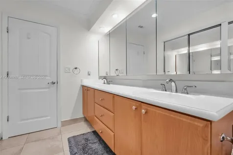 107 Heatherbrook Way Hollywood FL 33021