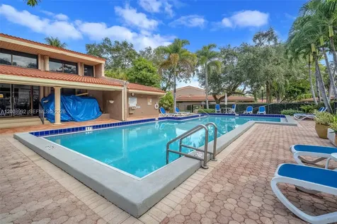 107 Heatherbrook Way Hollywood FL 33021