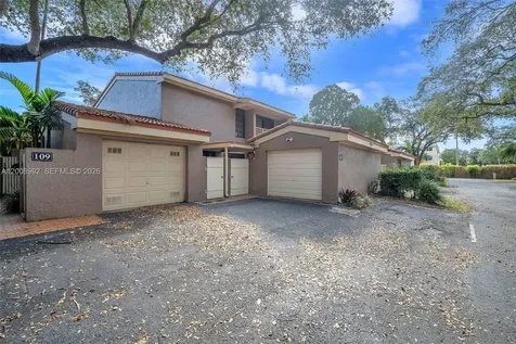 107 Heatherbrook Way Hollywood FL 33021