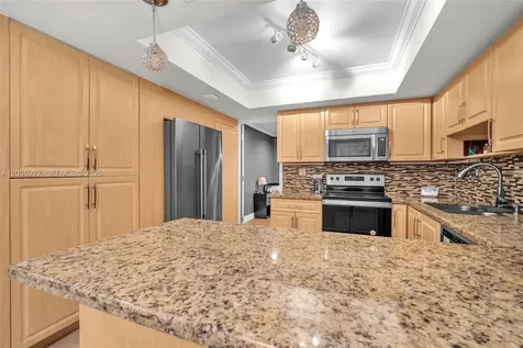 107 Heatherbrook Way Hollywood FL 33021