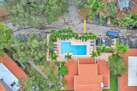107 Heatherbrook Way Hollywood FL 33021