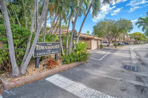 107 Heatherbrook Way Hollywood FL 33021