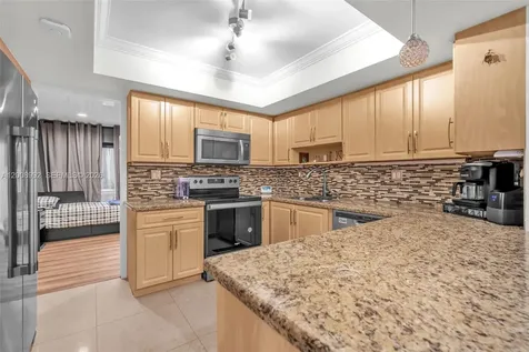 107 Heatherbrook Way Hollywood FL 33021