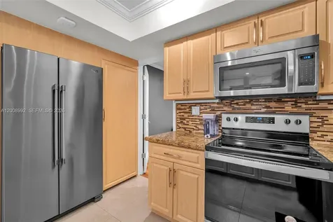 107 Heatherbrook Way Hollywood FL 33021