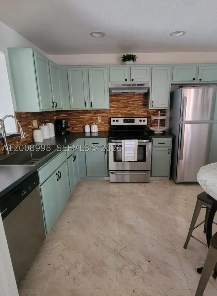 16504 SW 71st Terrace Miami FL 33193