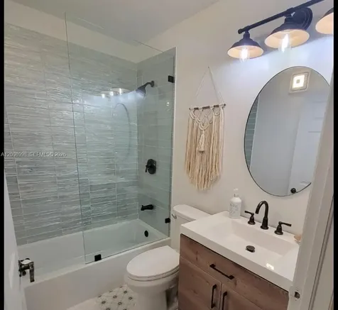 16504 SW 71st Terrace Miami FL 33193