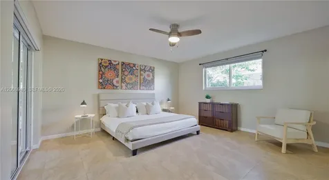 609 S Crescent Drive Hollywood FL 33021