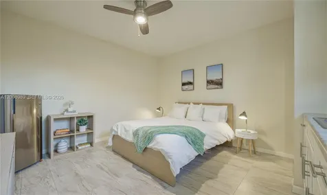 609 S Crescent Drive Hollywood FL 33021